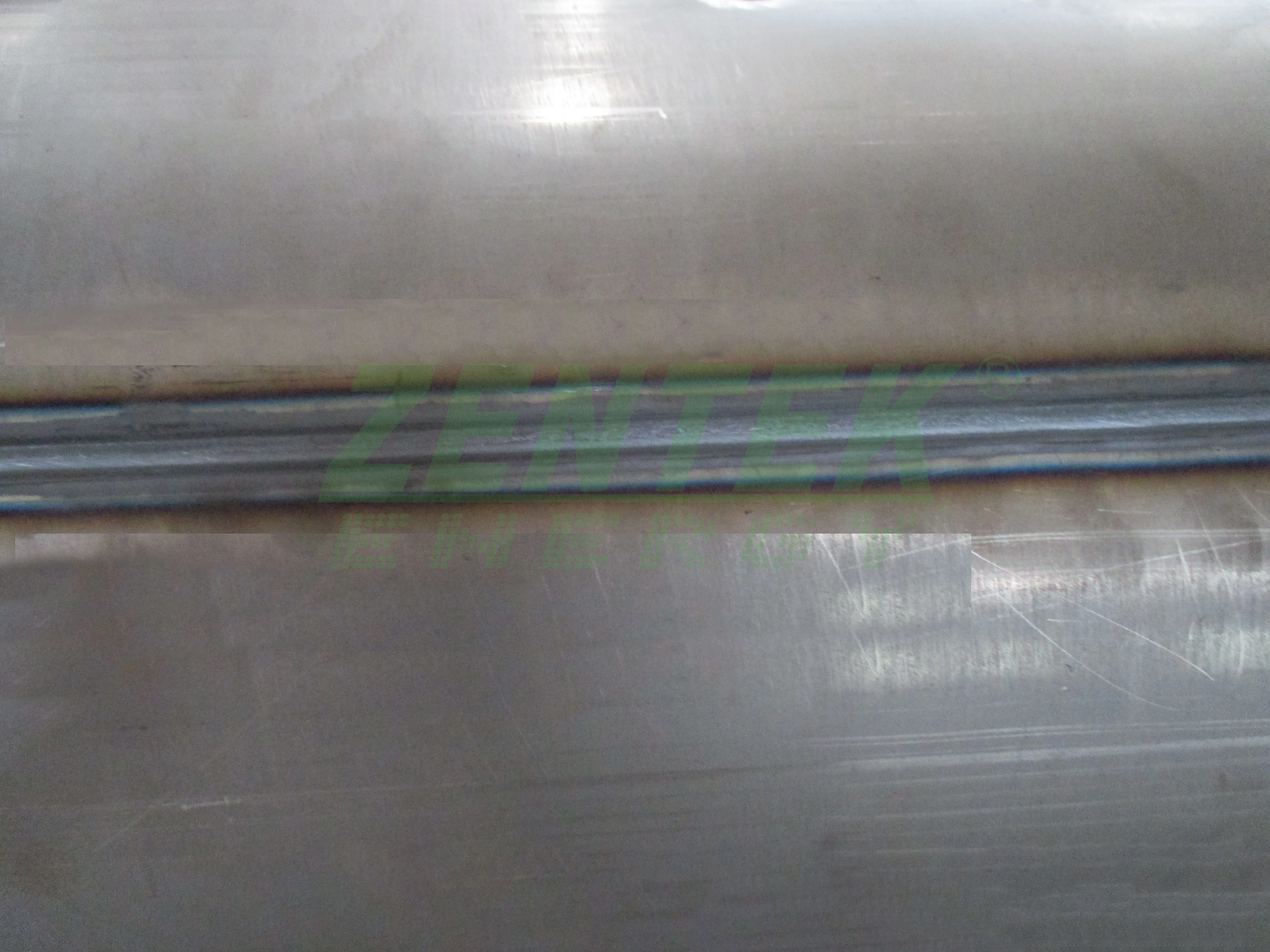 Electric water heater straight seam welding machine