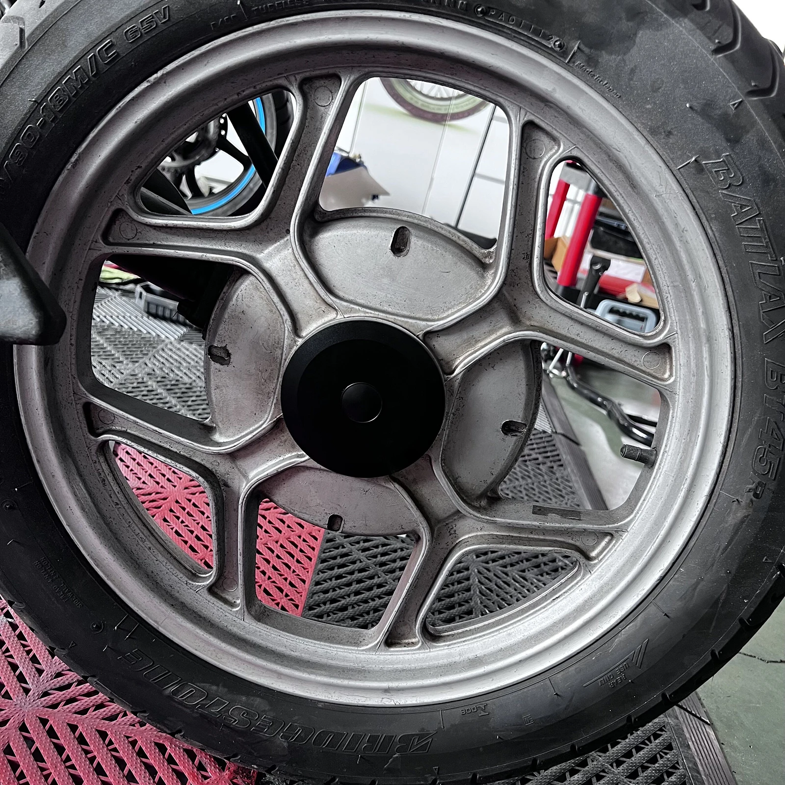 Motorcycle rear wheel hub cover R series