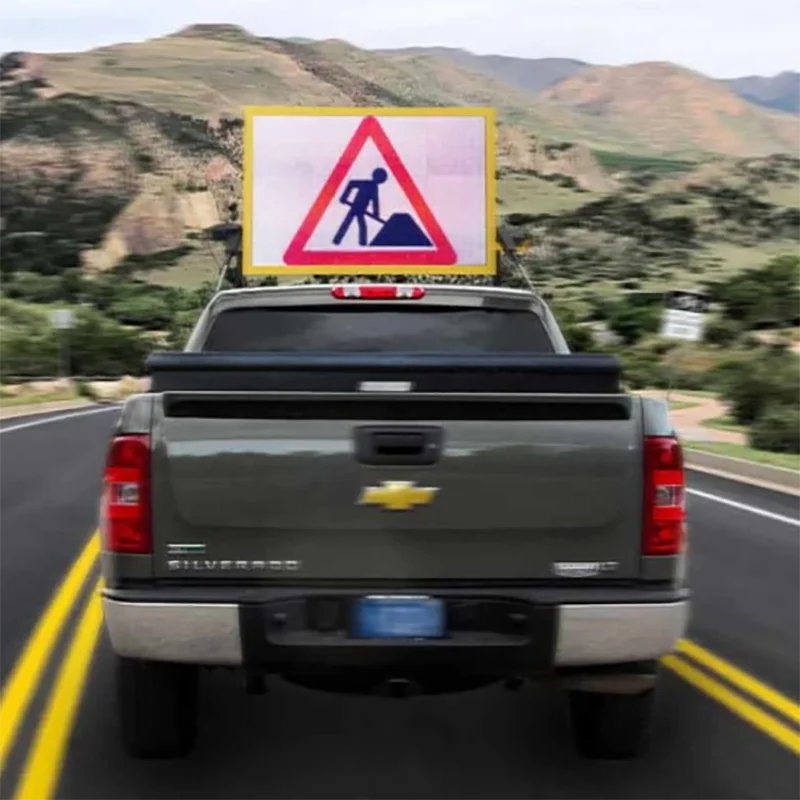 Solar Powered Outdoor LED Display Sign Message Board Road Traffic Variable Message Signs VMS Trailer