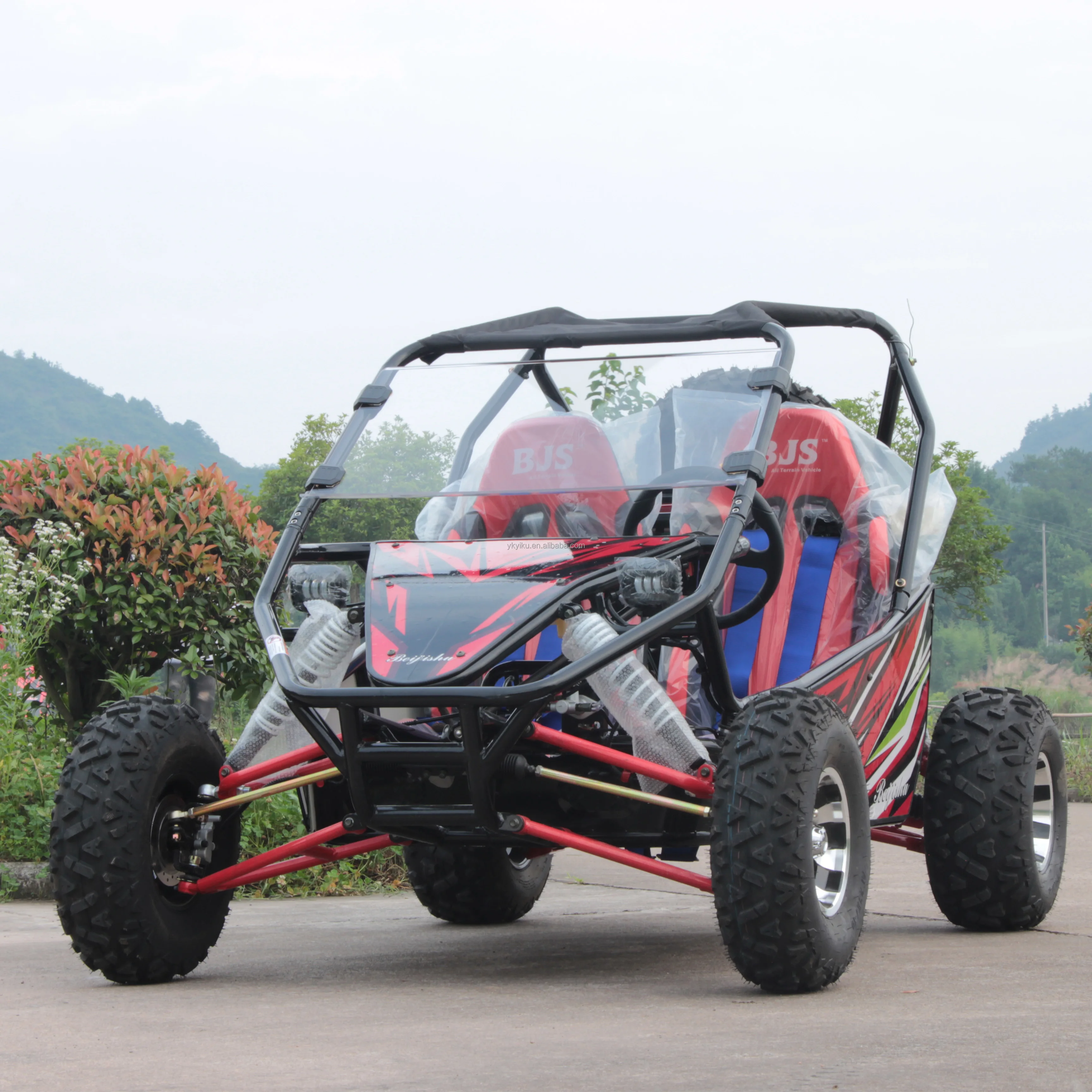 New 200cc 2-seat steering wheel UTV 4x4 sports go kart automatic transmission engine all terrain off-road vehicle