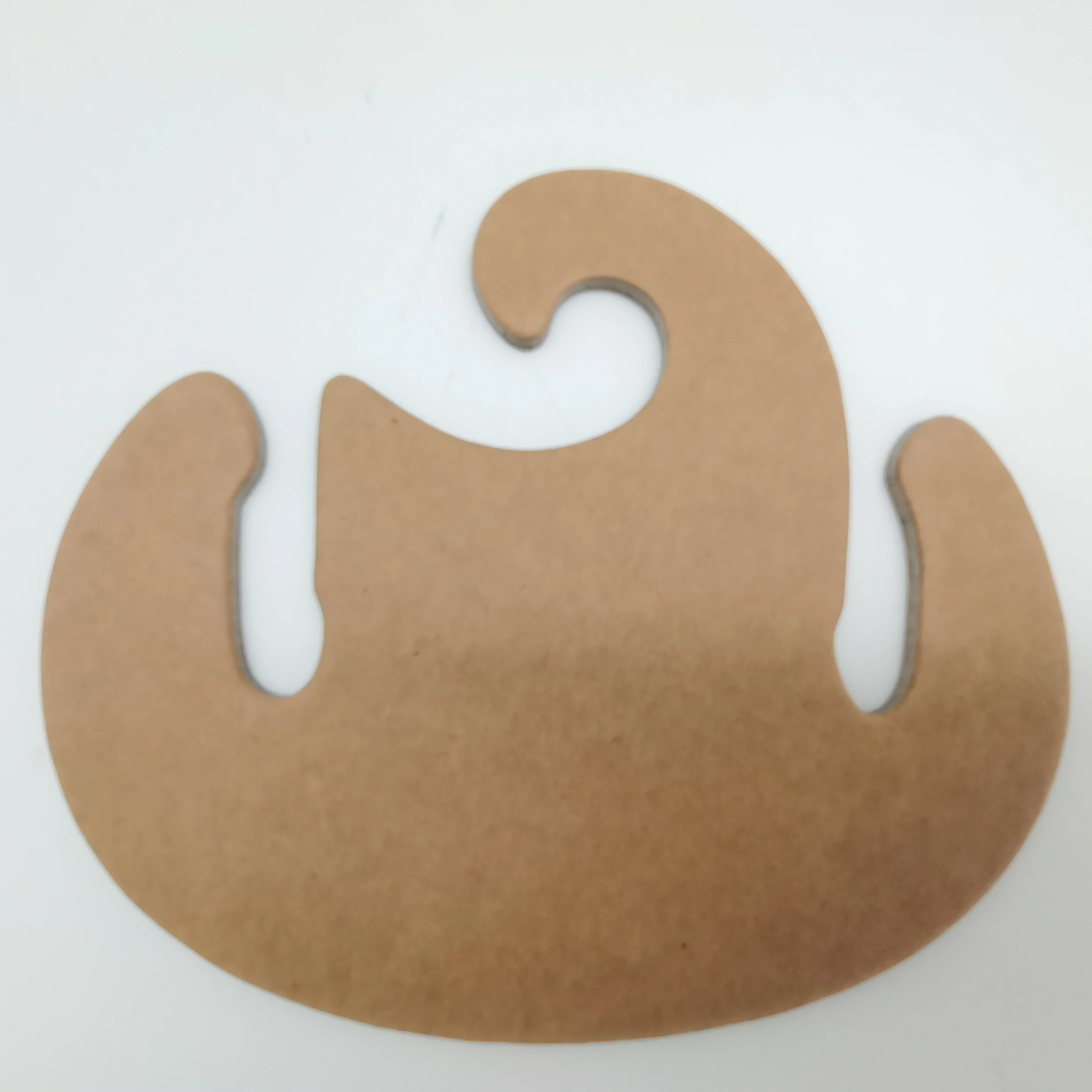2021 New design eco-friendly paper hangers customized  paper hangers for shoes