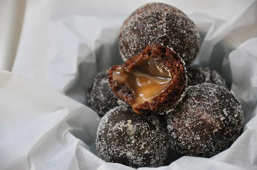 Automatic small energy ball machine /Protein Ball Rounding Machine Energy Bites Rolling Making /tamarind candy making machine