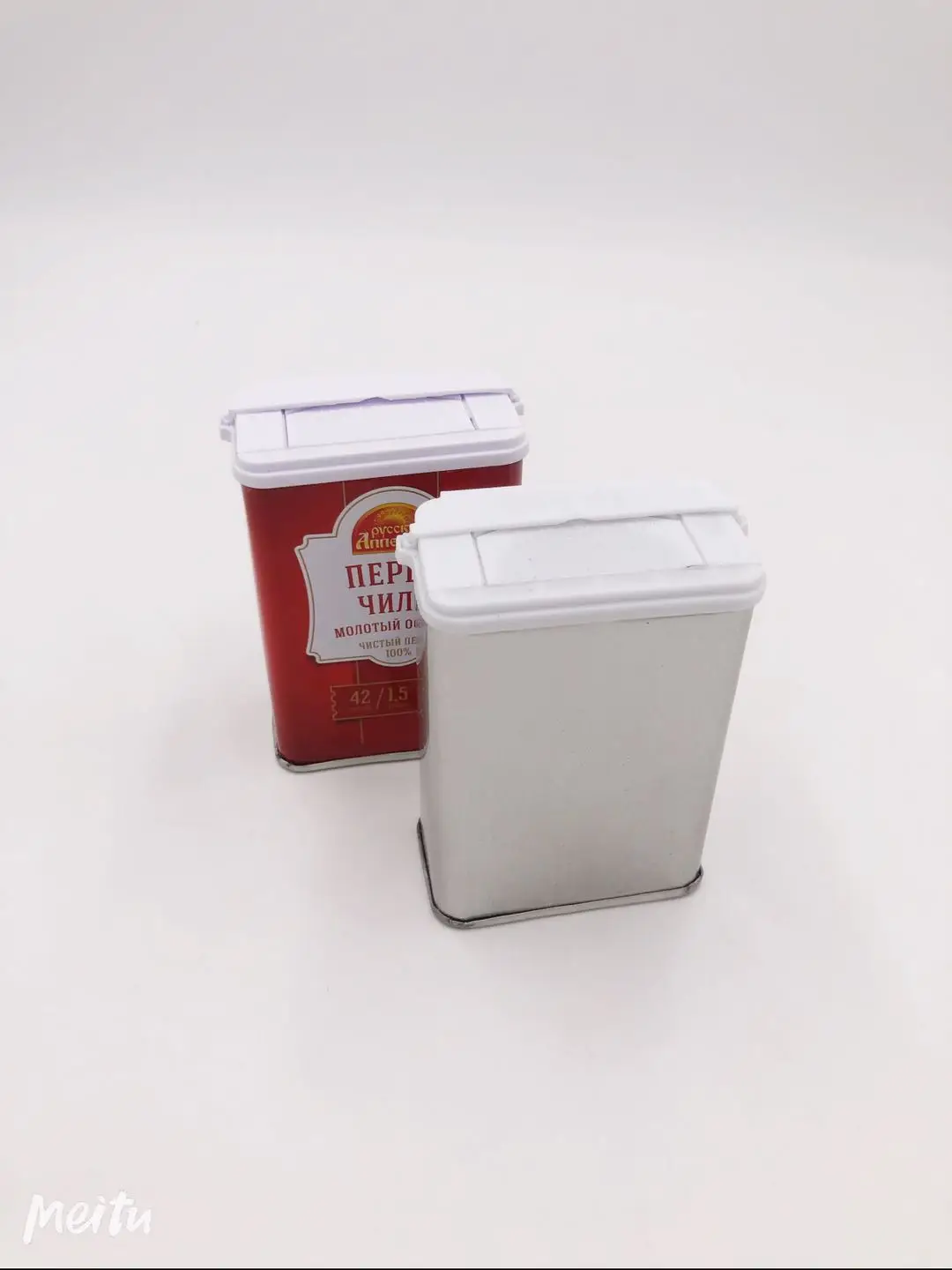 Wholesale food grade customized Spice Pepper Decorative Tin Boxes With Plastic Lid