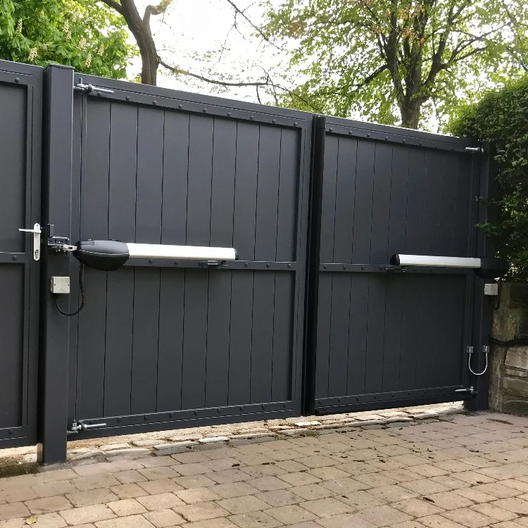 Customized designed latest style horizontal slat privacy front door aluminum double swing driveway gate