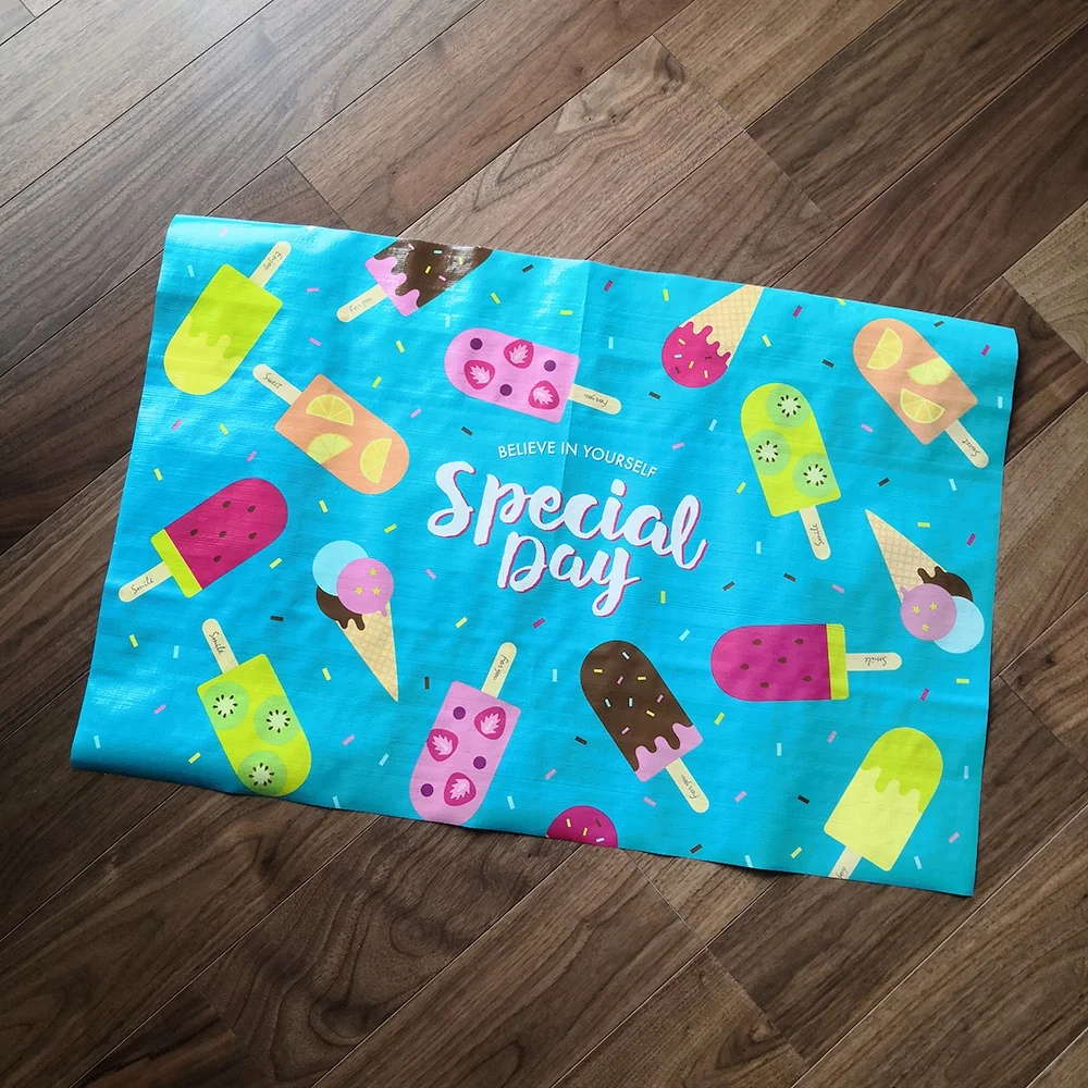 
60cmx90cm , 90x140cm, 90x180cm Plastic Outdoor Summer Colorful Leisure Sheet 