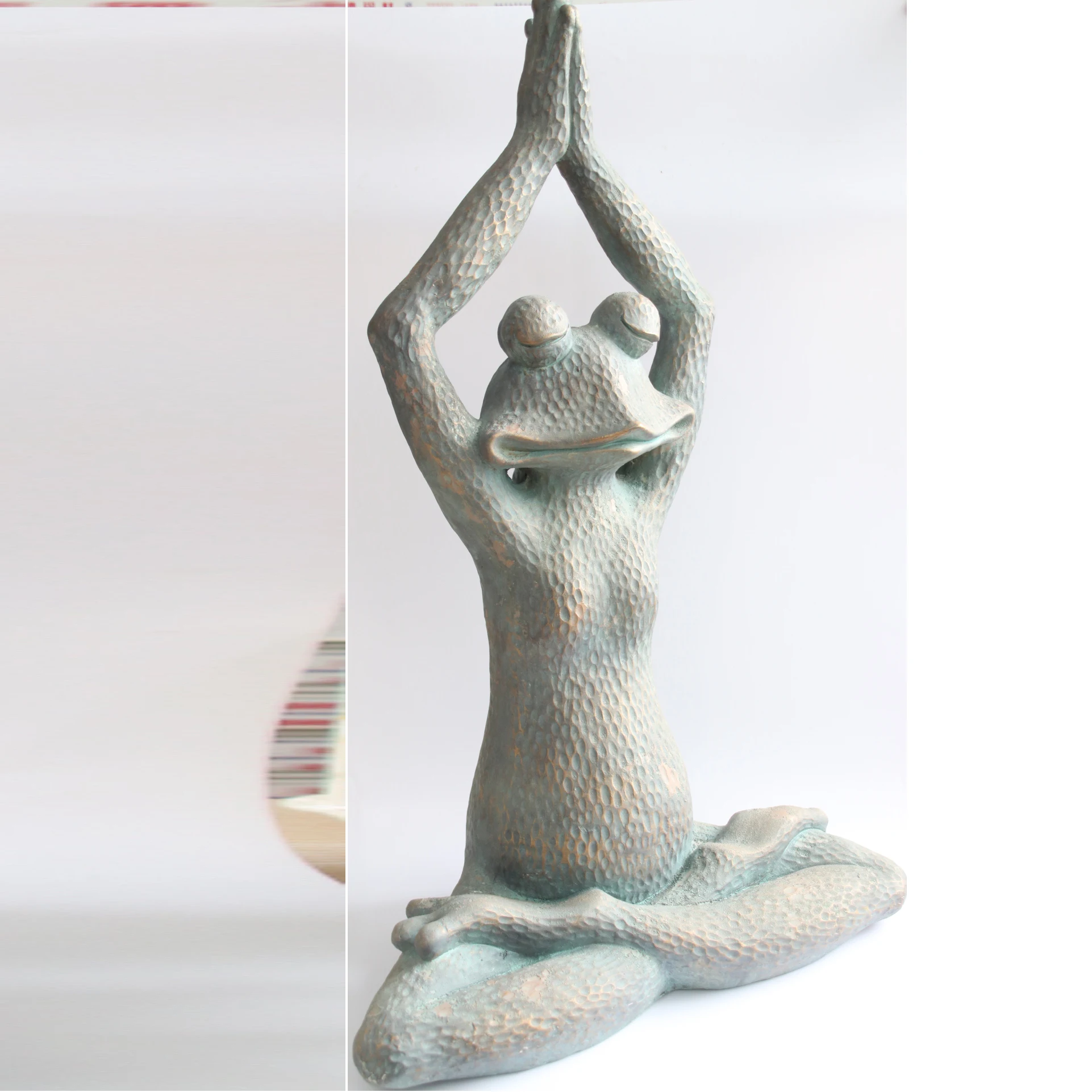 factory large polyresin garden Triassic frogs