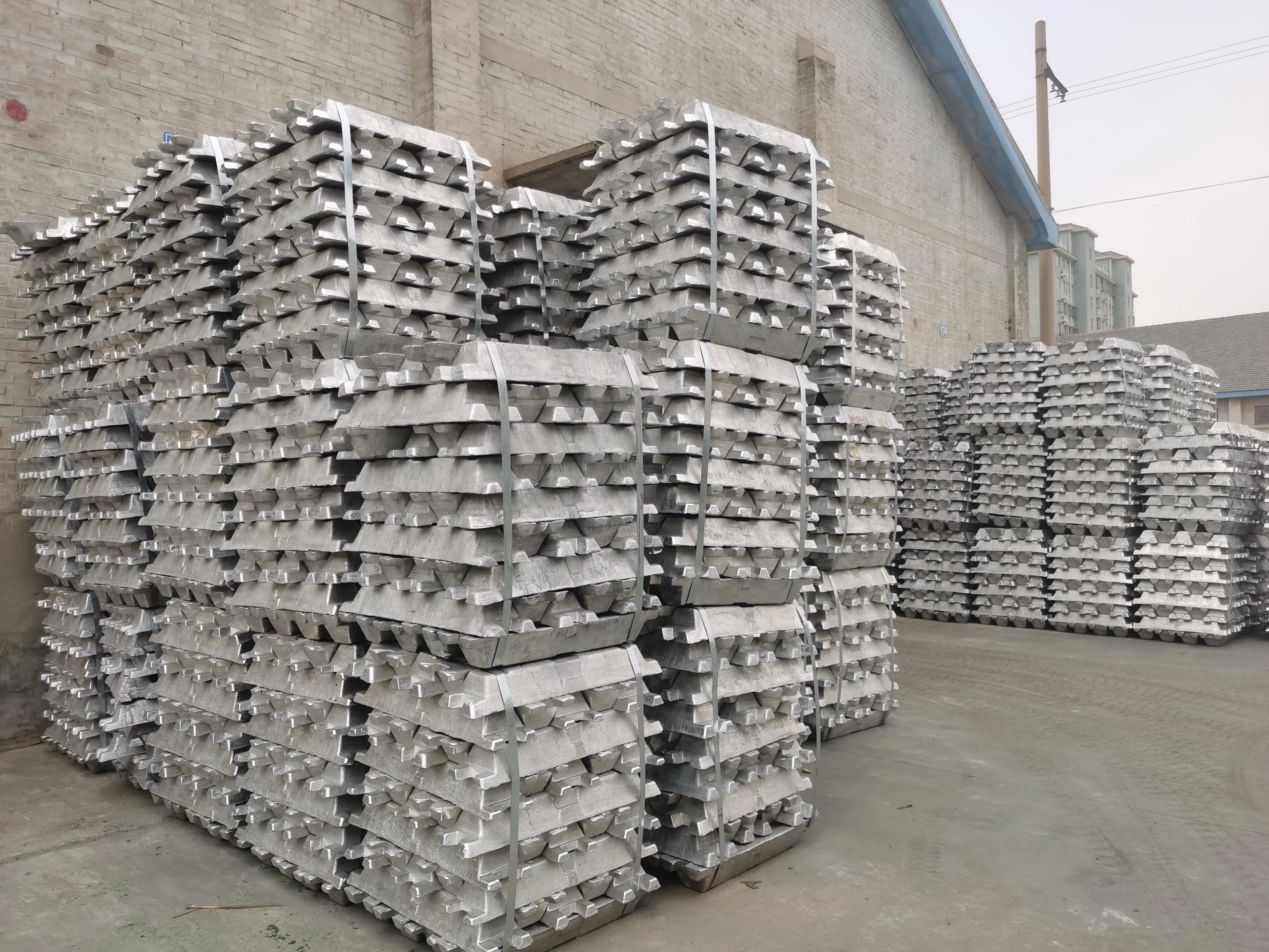 Primary Aluminum Ingot with 99.7 Al Min Aluminum Billet Ingots A7 A8 A9 for Building