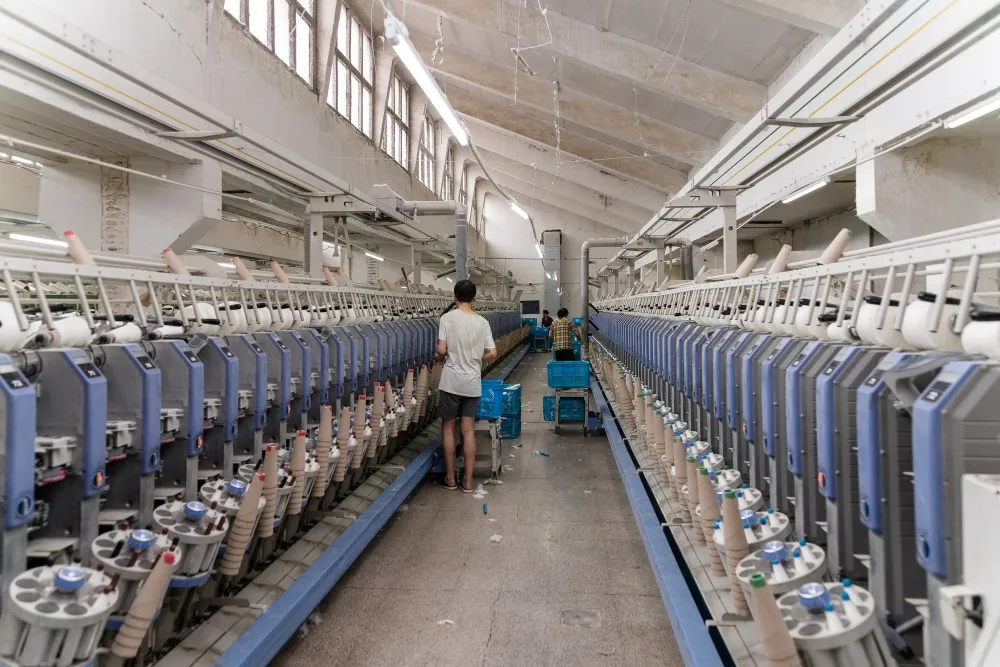 Home Textile material 1/1.8nm 100% Polyester Chenille Yarn