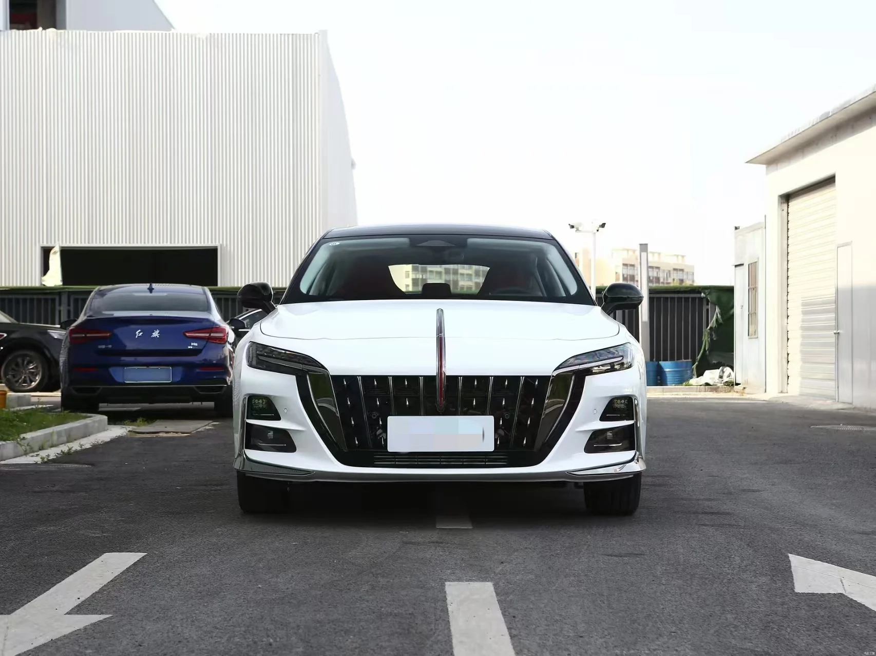 2024 New Luxury Medium 2.0T To the United States 5-seater Red Flag H6 Gasoline Sports Car For Sale Chinese Luxury Cars