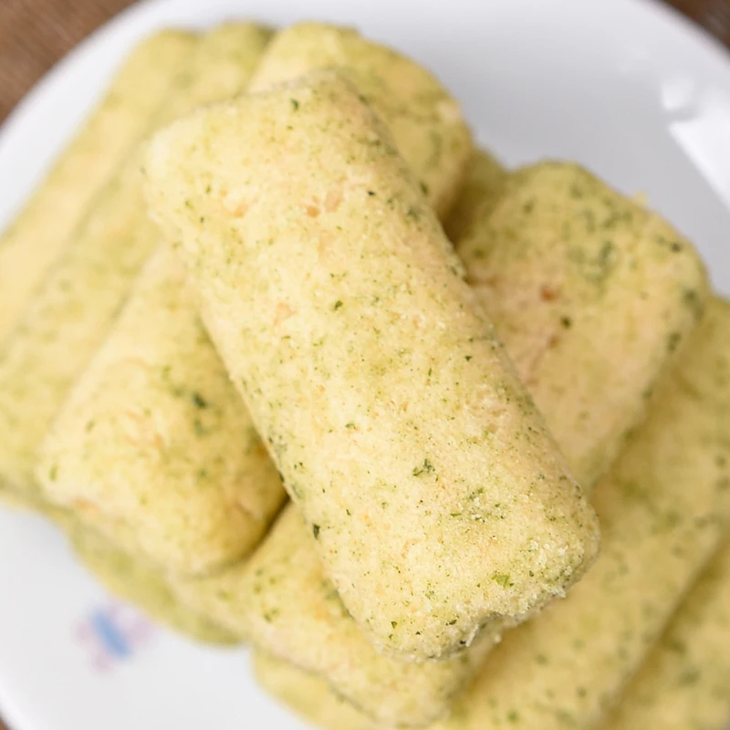 Хит продаж китайский хрустящий соленый вкус яичного желтка фаршированный рисовый ролл закуска жареный крекер рисовое хрустящее печенье Оптом