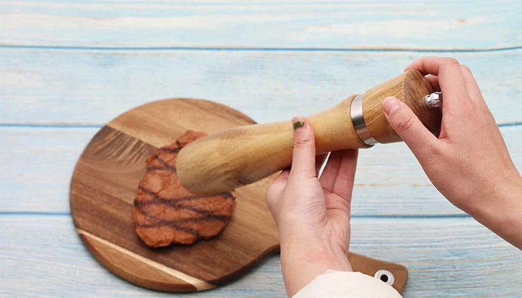 salt and pepper mill