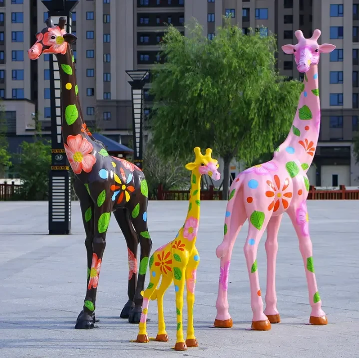 Miguo Animal Pop Art Sculpture Outdoor Playground Garden Decoration Fiberglass Painted Giraffe Statue Artificial Crafts For Sale