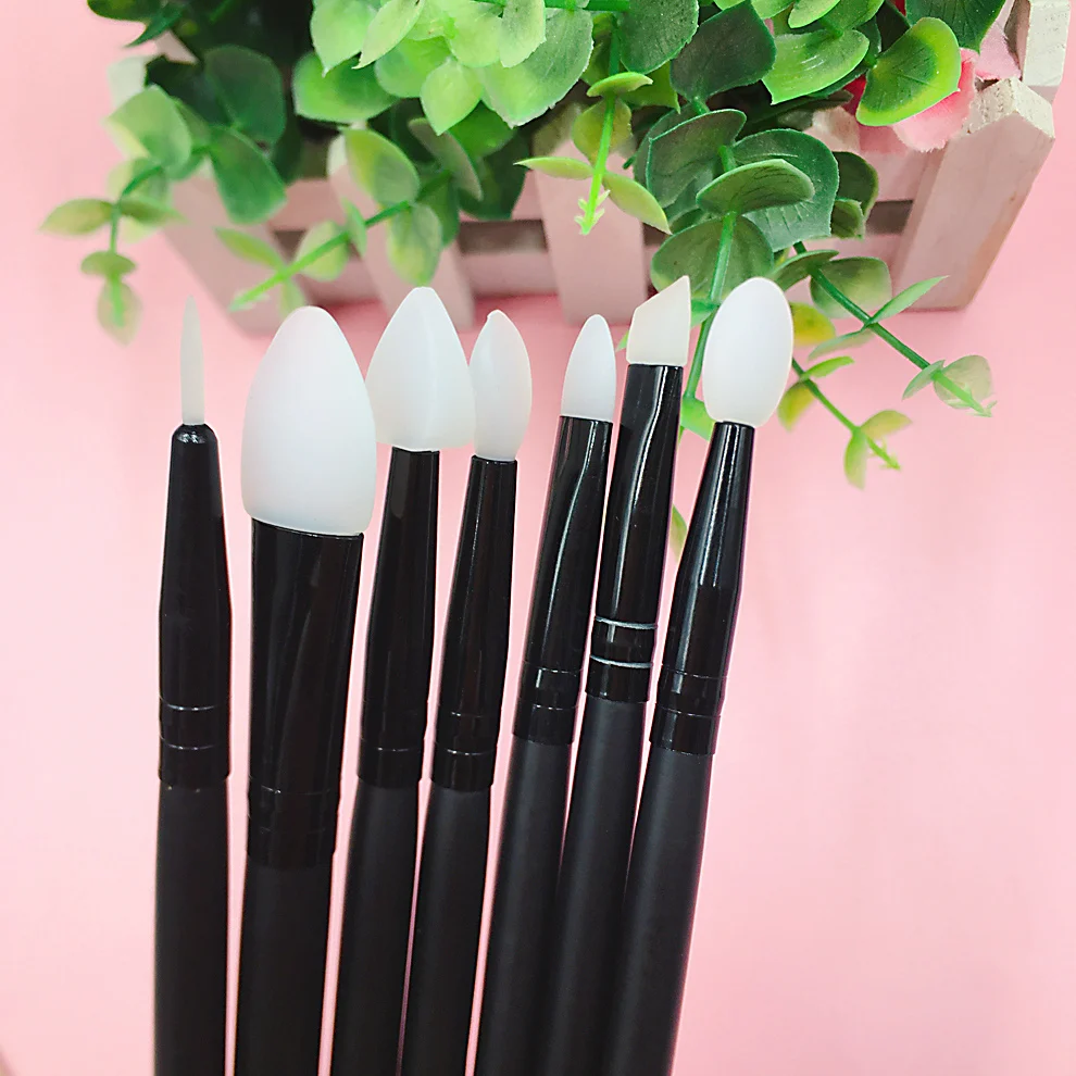 7-Piece Lip Eyeliner Eyebrow Eye Shadow Makeup Brush Set Perfect Silicone Applicator for Cream and Liquid Products
