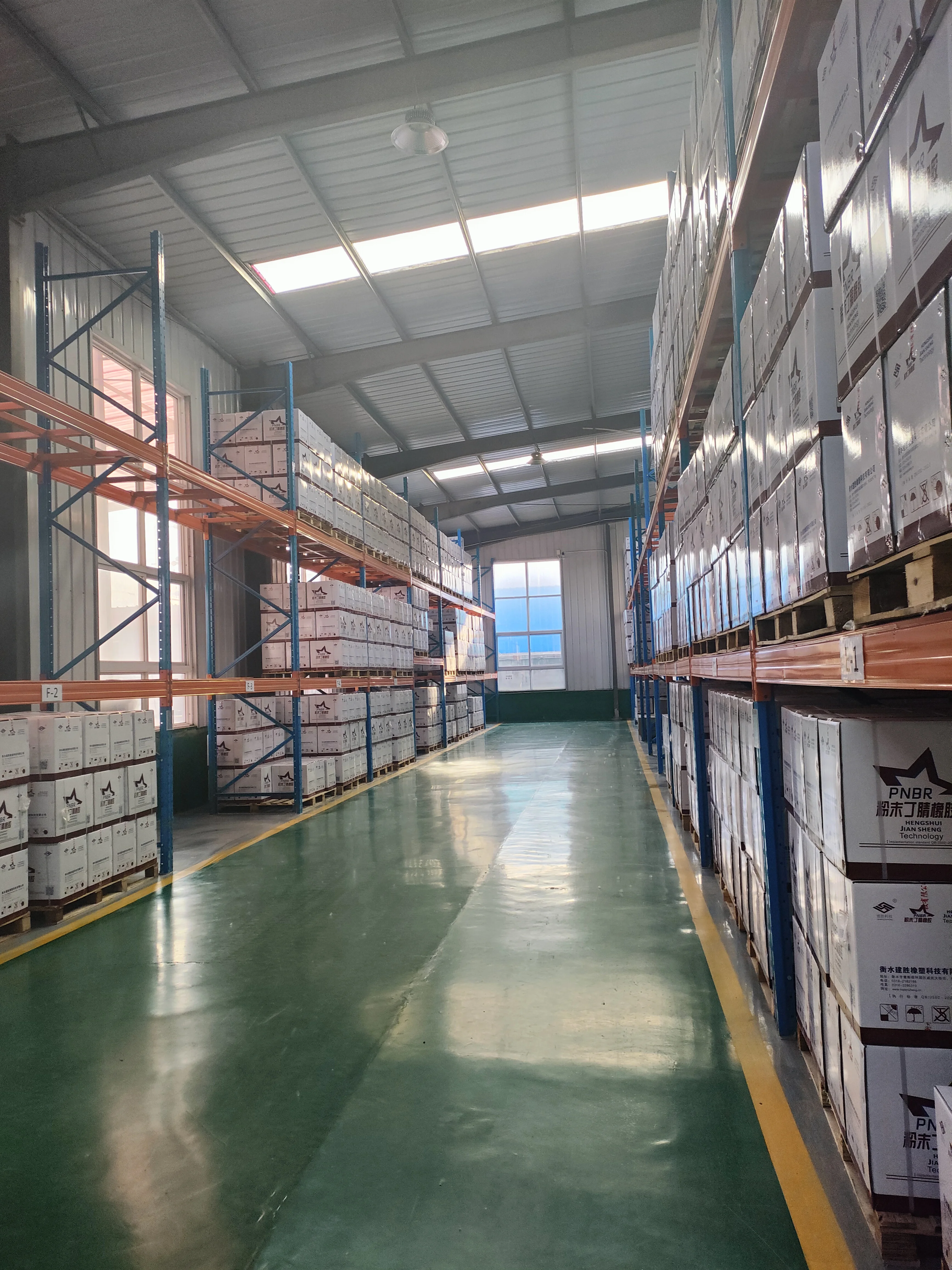 Semi-crosslinked NBR powder is used to produce brake pads for agricultural vehicles, motorcycles, and construction machinery.