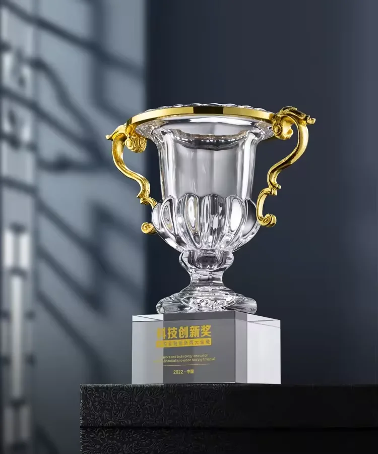 Изготовитель на заказ оптовая продажа Чемпионат мира по футболу футбол спортивный Кубок наградной пустой стеклянный Хрустальный Трофей