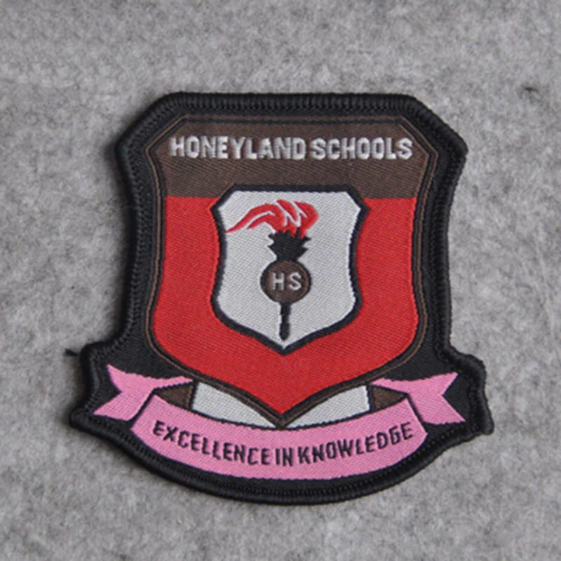 Cheap Personalized Name embroidered Badge Applique Brand Iron On Woven Logo patches custom embroidery