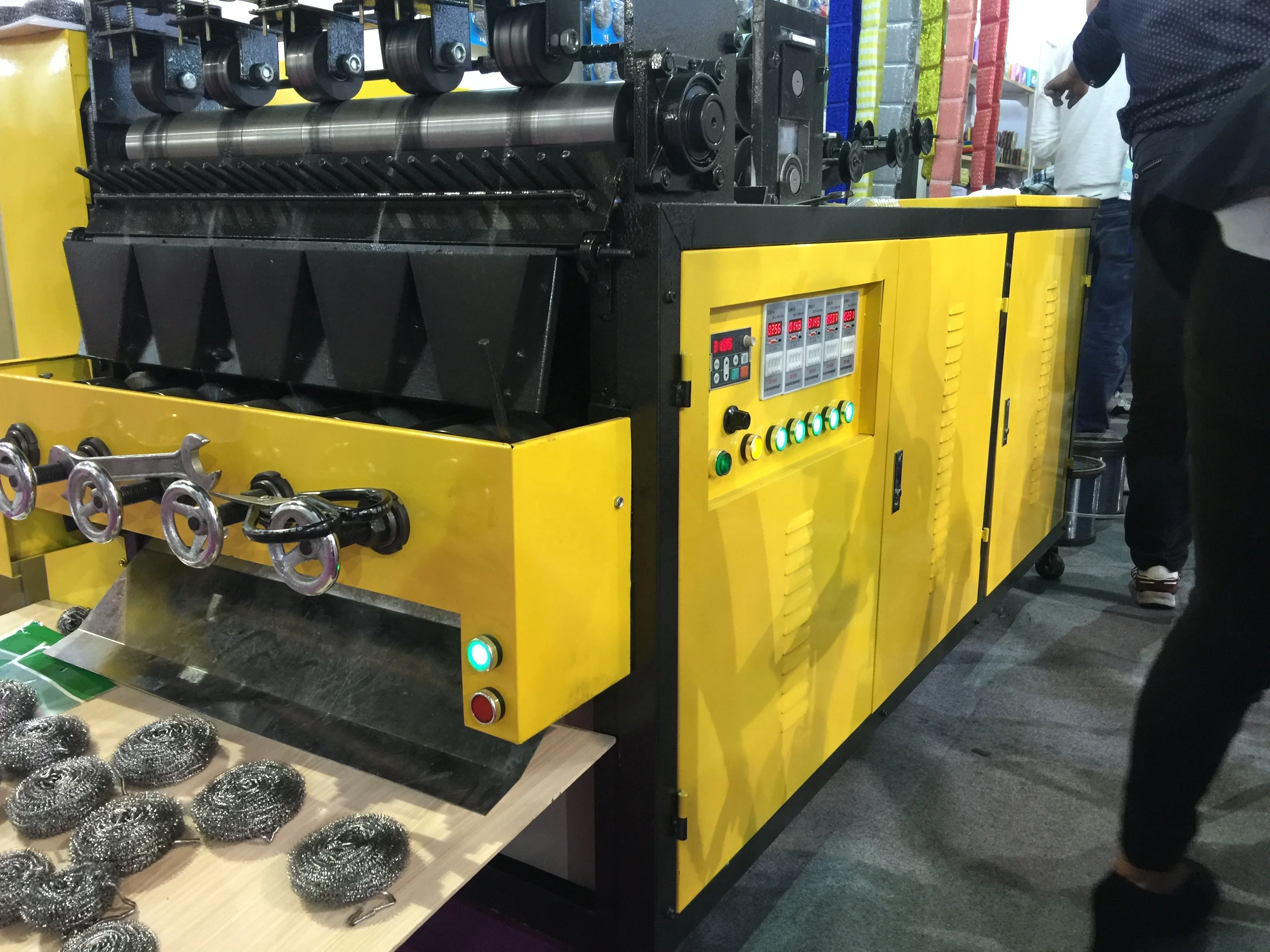 kitchen cleaning steel Flat spiral scourer making machine with reasonable price