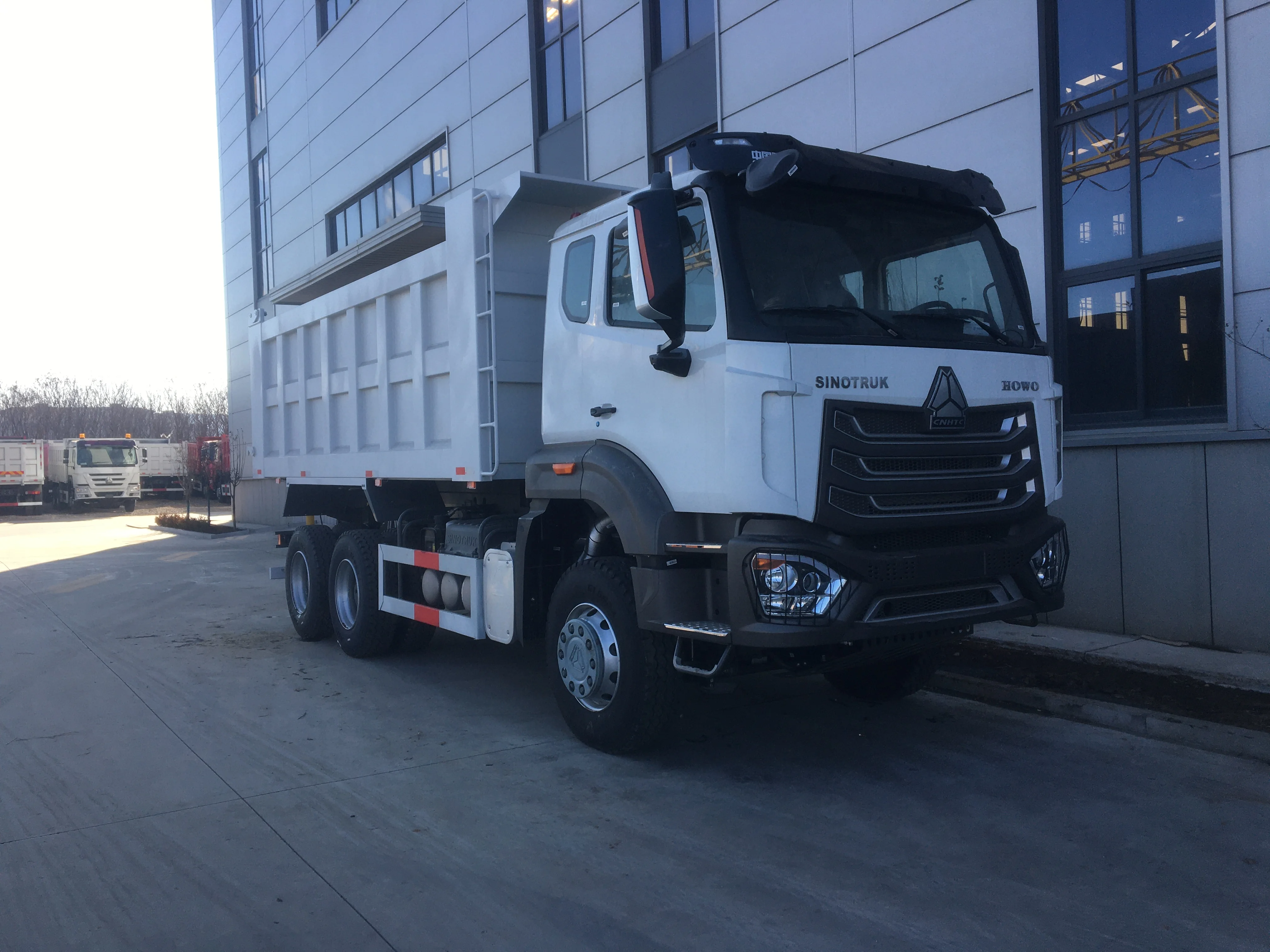 SINOTRUK SINOTRUCK HOWO dump truck 400 horse power 400hp HOWO dump truck