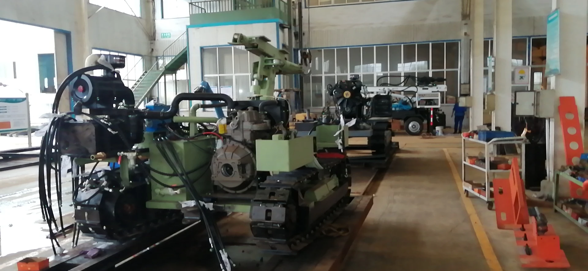 DTH Drill Rig Machine with Rod Connect with DTH Hammer for Mining Blast Hole Drilling