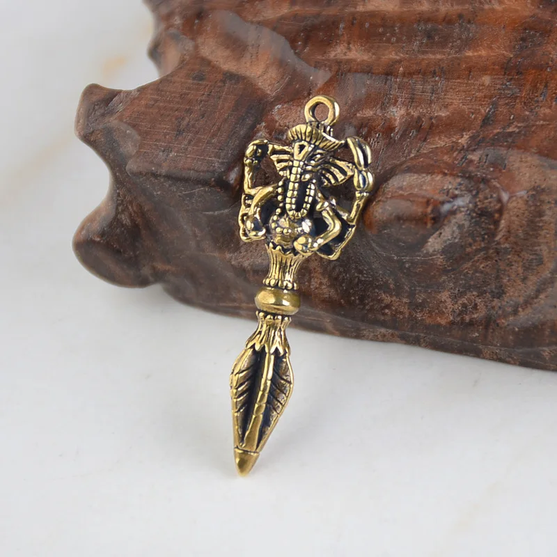 Brass elephant trunk key pendant pure copper Thai Buddha statue Vajra pestle drop car pestle car key chain old craft