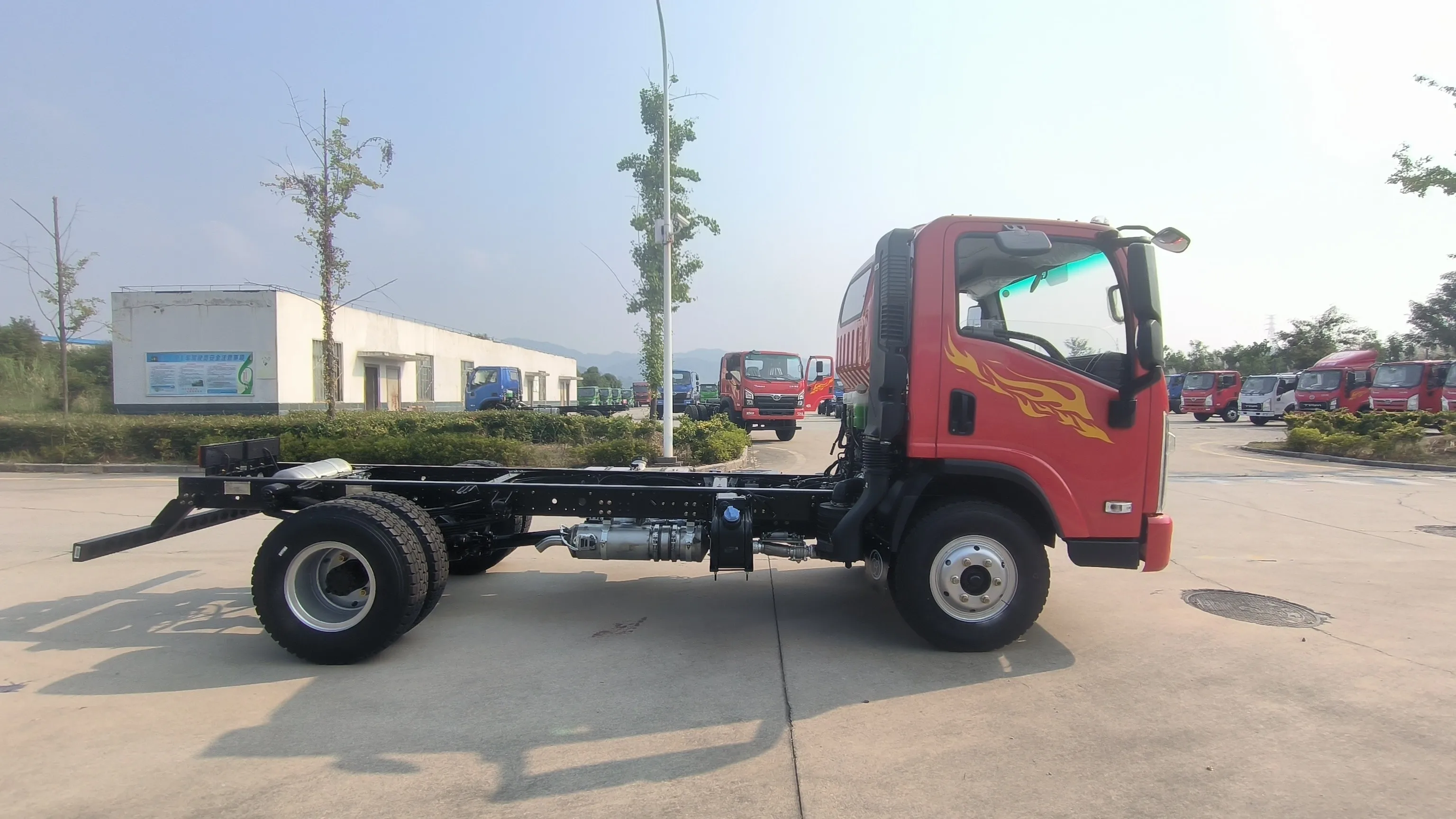 5 Тонн Подержанный Легкий Грузовой автомобиль с левой автоконфигурацией 4x2 дизельный грузовик для продажи