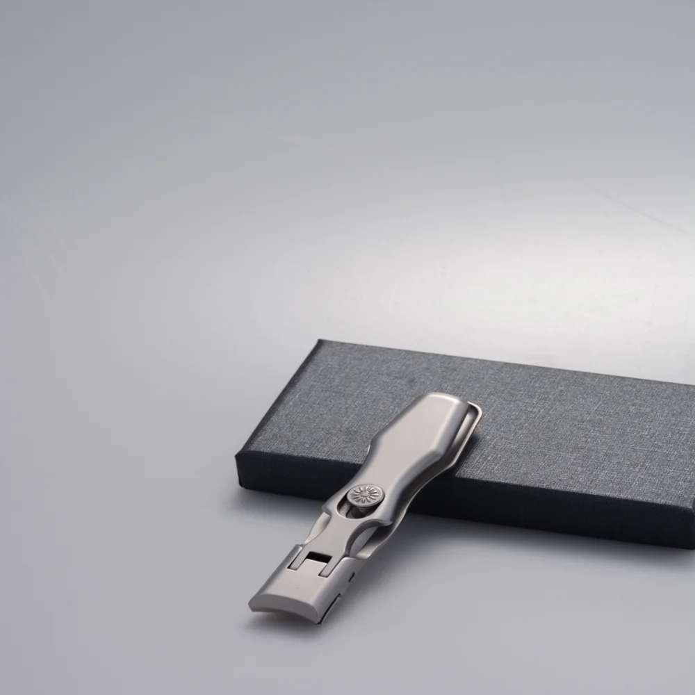 Hot selling new stainless steel nail clippers, professional large sharp curved nail clippers