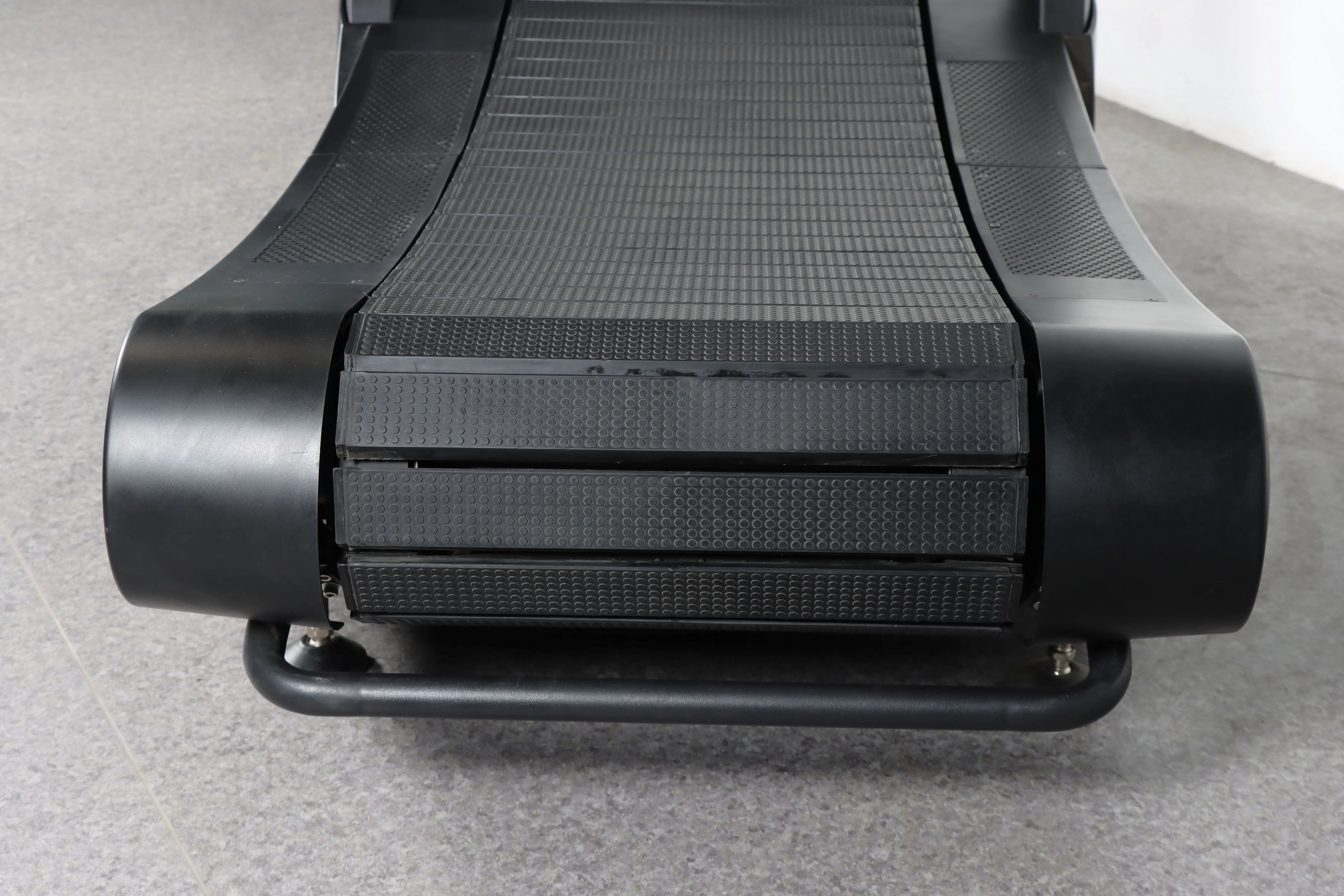 S Cheap Air Runner Running Machine Curved Resistance Treadmill