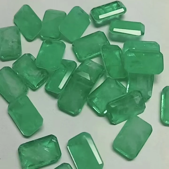 Yisheng New Hot Sale Emerald Fusion Stone Octagonal Cut 10x12mm Natural Green Gemstone Heat Synthetic Asscher Heart Oval Glass