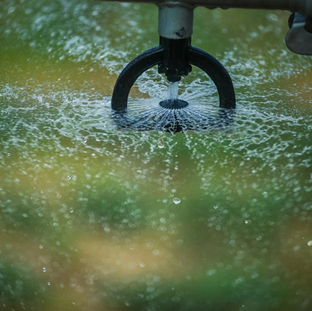 A spray irrigation machine with cross frame control system, high transmission accuracy, and error prevention Aqualine