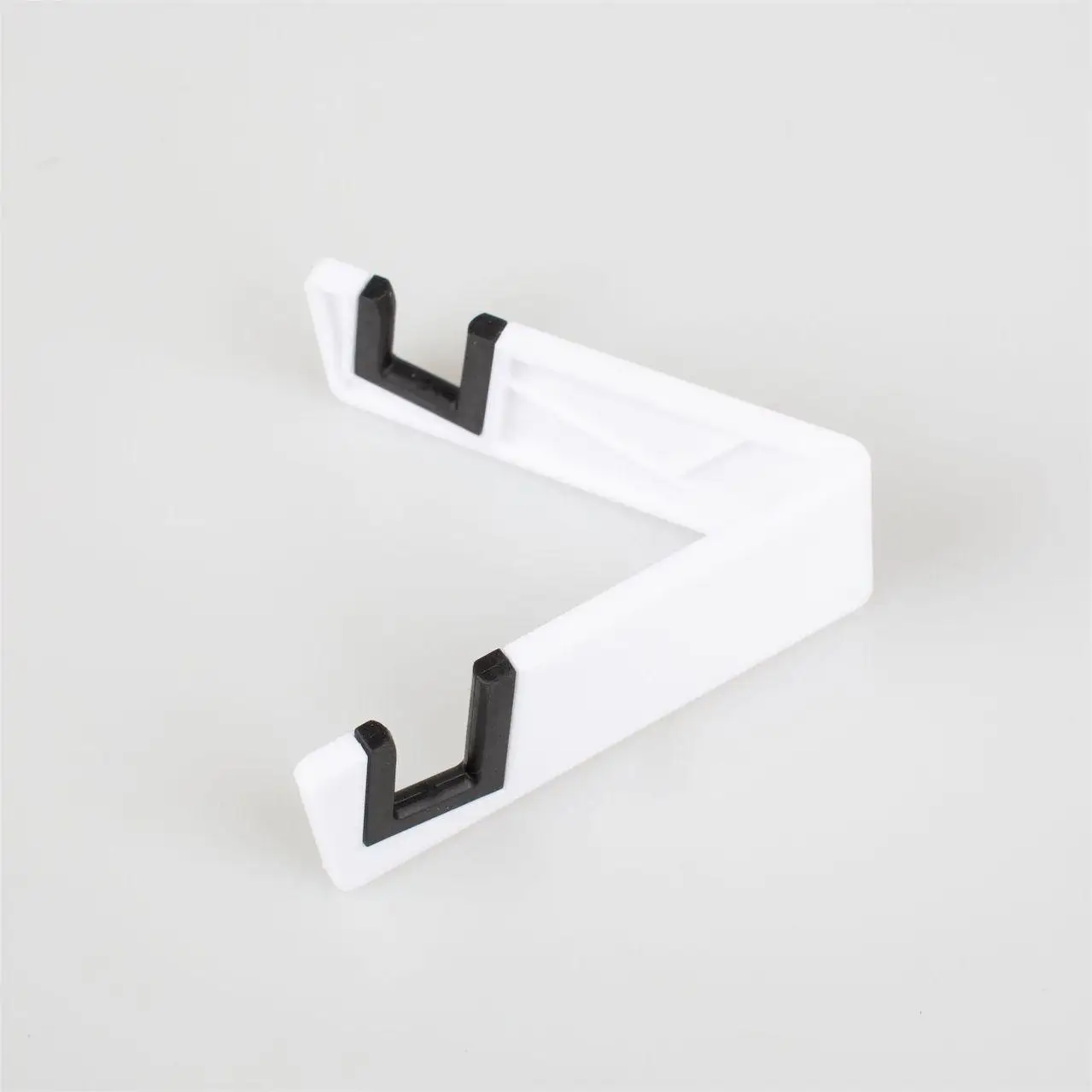 High Quality Travel Plastic Folding V Shaped Mobile Phone Holders Stand for Desk with  your  logo