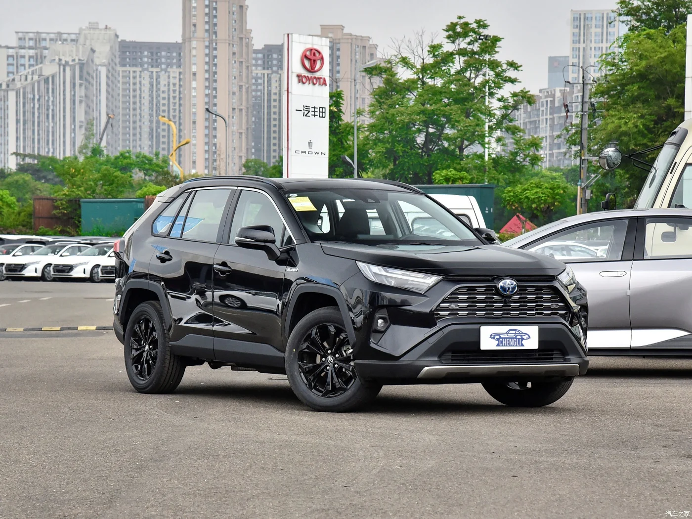 2024 Toyota RAV 4 гибридный внедорожник новый автомобиль с автоматической коробкой передач кожаные сиденья задняя камера металлическая багажник на крышу левое рулевое управление в наличии