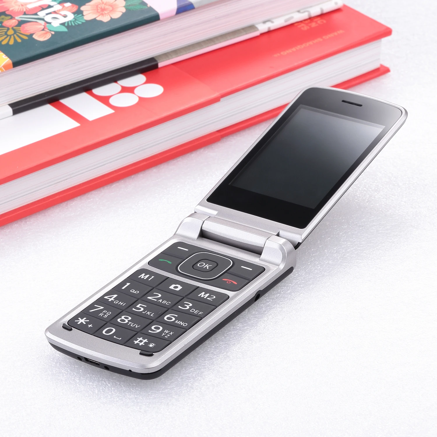 2.8 Inch D260  Flip Phone 2G GSM Unlocked Small Flip Mobile Phone