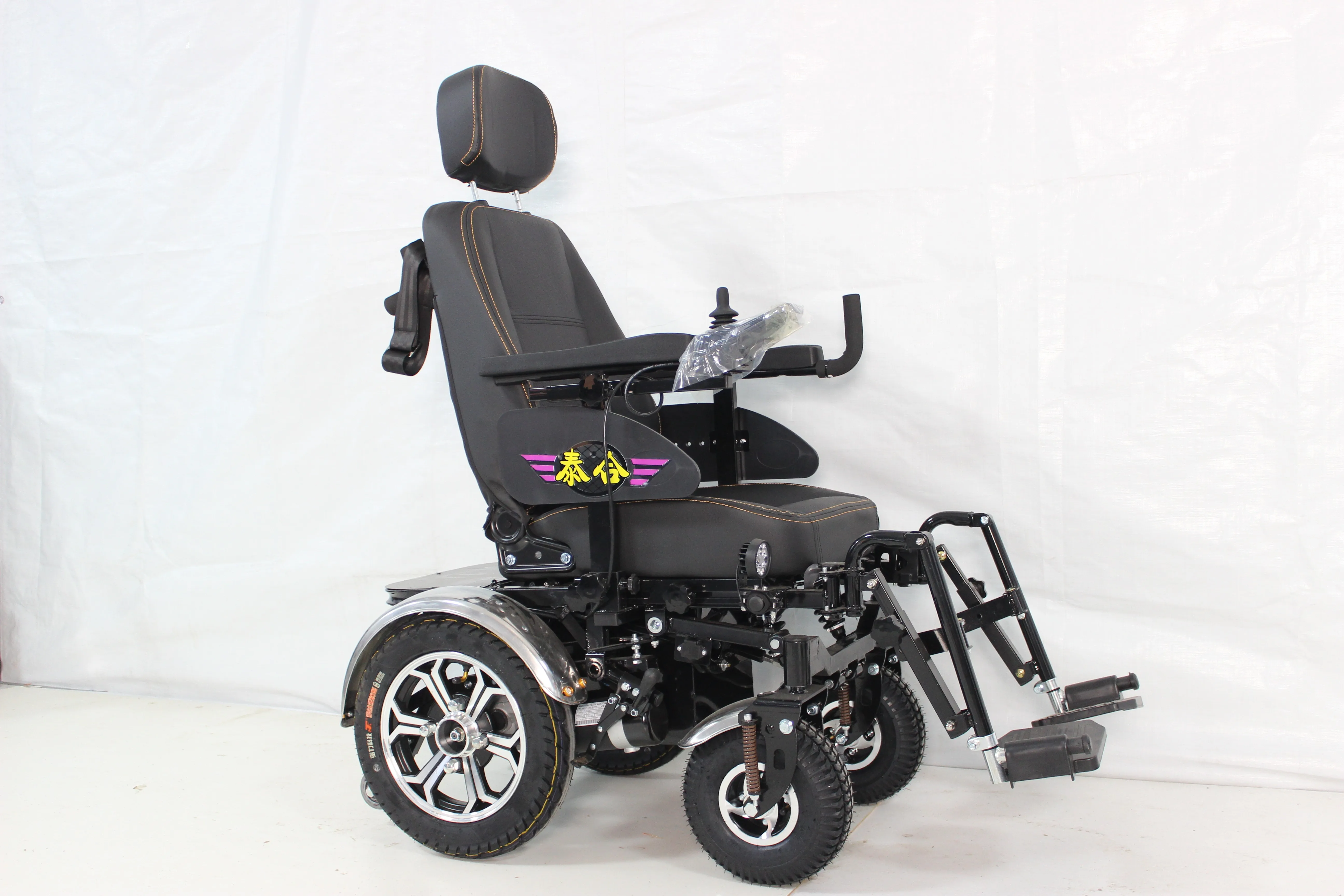 Luxury configuration electric wheelchair off-road wheelchair all terrain wheelchair for help adults and disabilities get around