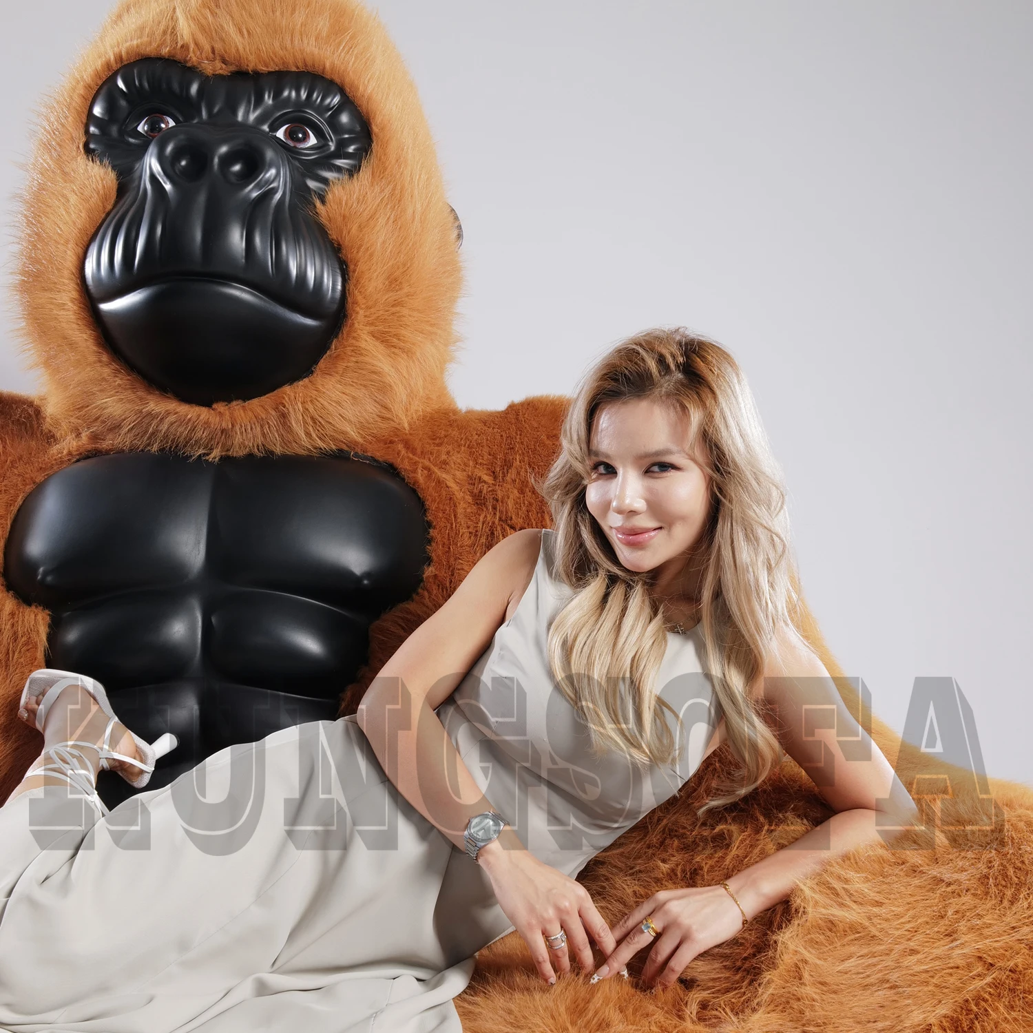 Customizable Modern Animal Inflatable Cartoon Characters Monster King Kong Gorilla Sofa for Living Room Bedroom Furniture Design