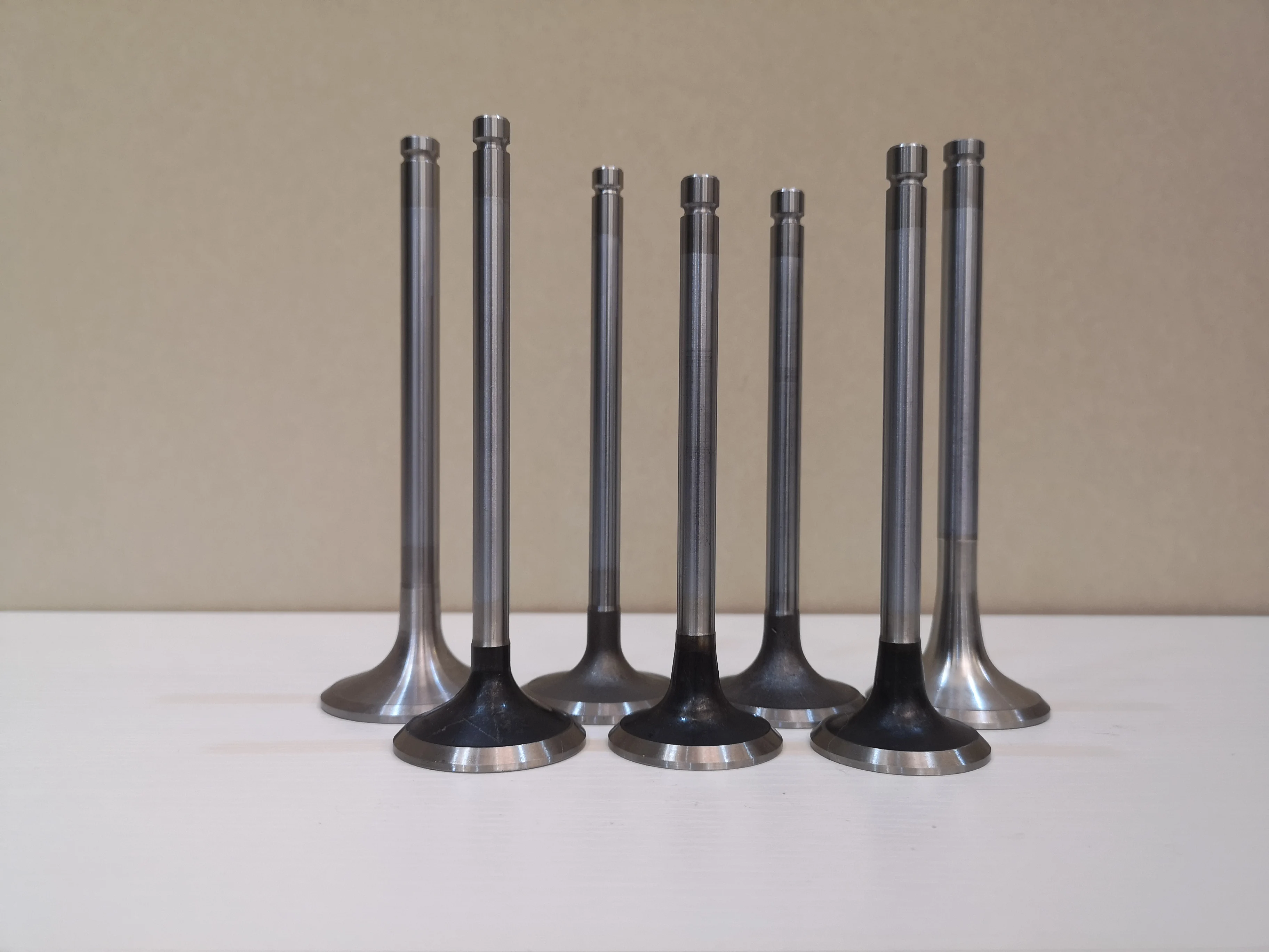 Gasoline Generator Fittings Valve For Benz M102.924  1020531701 Intake Engine Valve And 1020500327 Exhaust Engine Valves