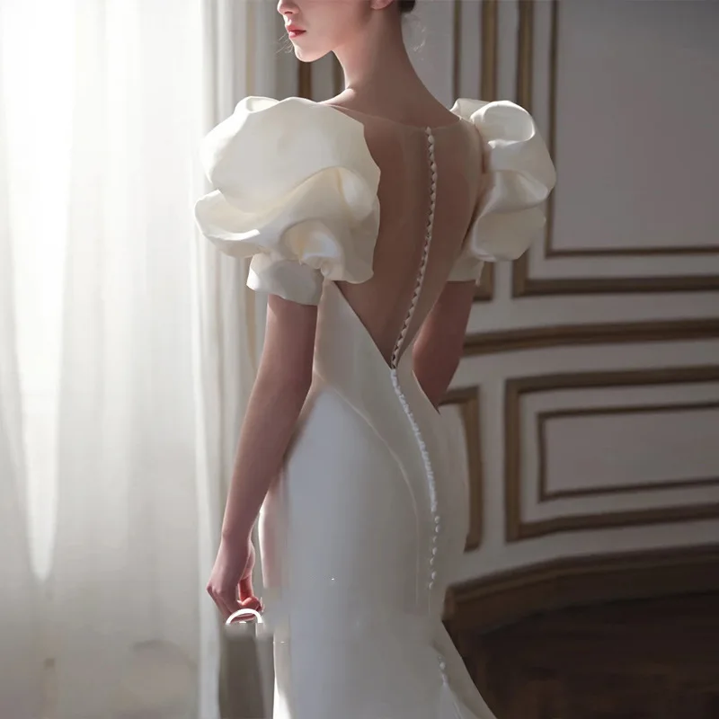 White trailing light wedding dress new temperament bride simple atmosphere French slim retro evening dress