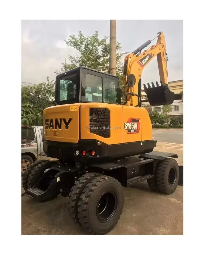 Колесный экскаватор SANY SY65W в хорошем состоянии бренд Cummins
