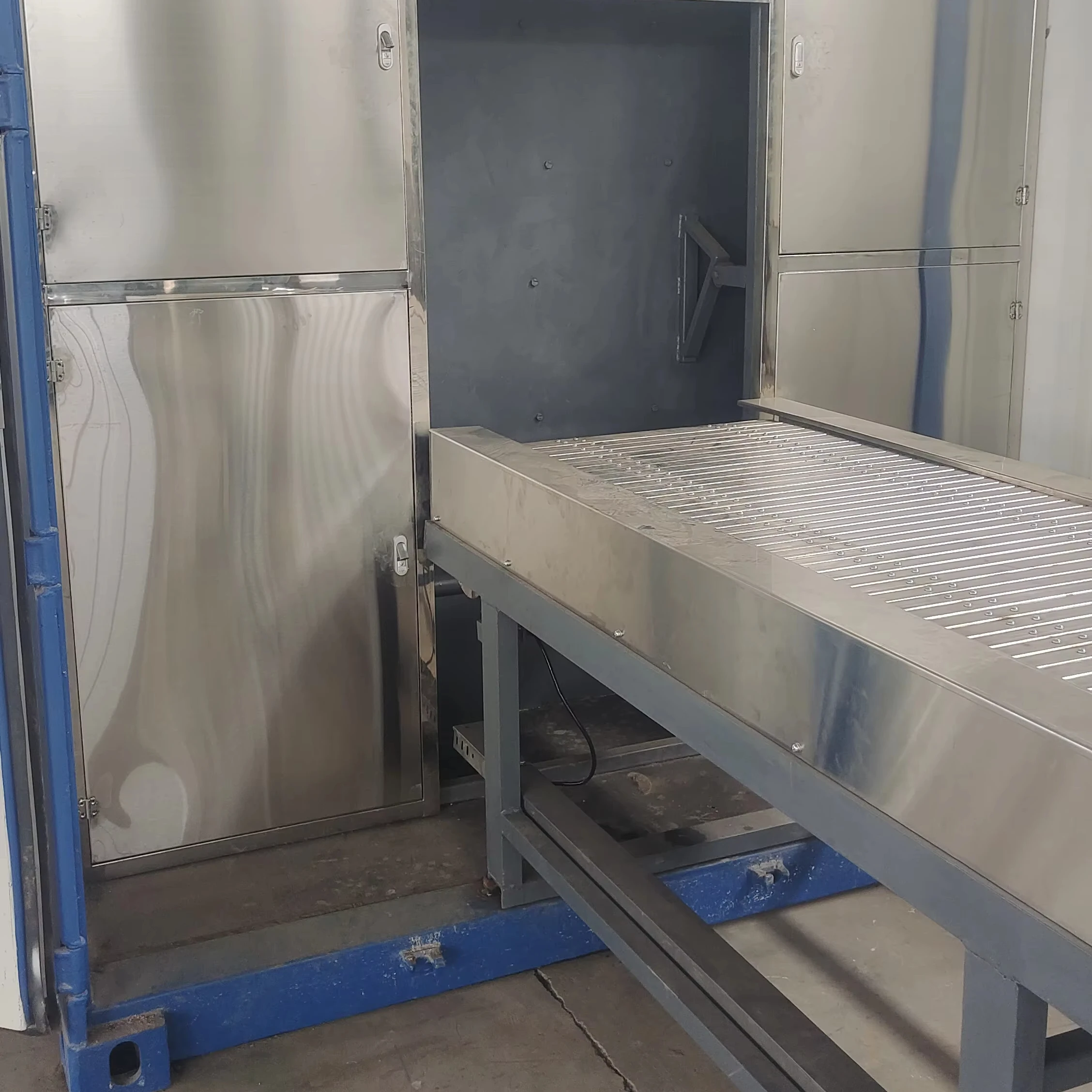 Non-smoking animal breeding centers Small incinerator chicken Pet Crematorium waste management equipment