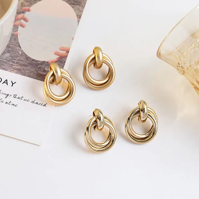 
ADELANTE New Trend Light Luxury High Sense S925 Silver Needle Temperament Golden Earring 