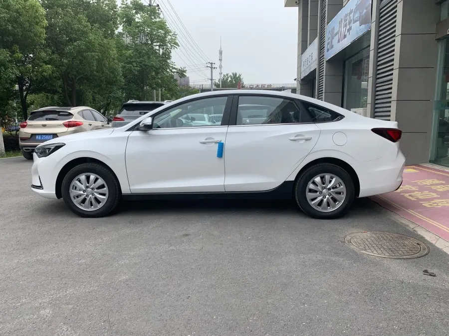 Оптовая продажа Changan Eado New Energy 2022 EV460 Zhixing онлайн назначение литий-железо-фосфатная батарея 405 километров
