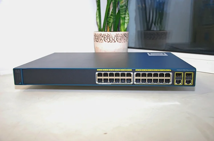 24 10/100 PoE + network Ethernet switch WS-C2960+24PC-L  WS-C2960+24PC-S