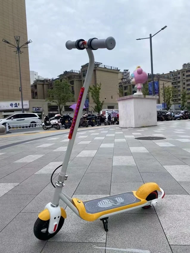 Mini Children E Scooter Electric Scooter Steel Custom Logo Kids for Kids Lightweight 2 Wheel High Quality 6.5 Inch 2.5ah 150W