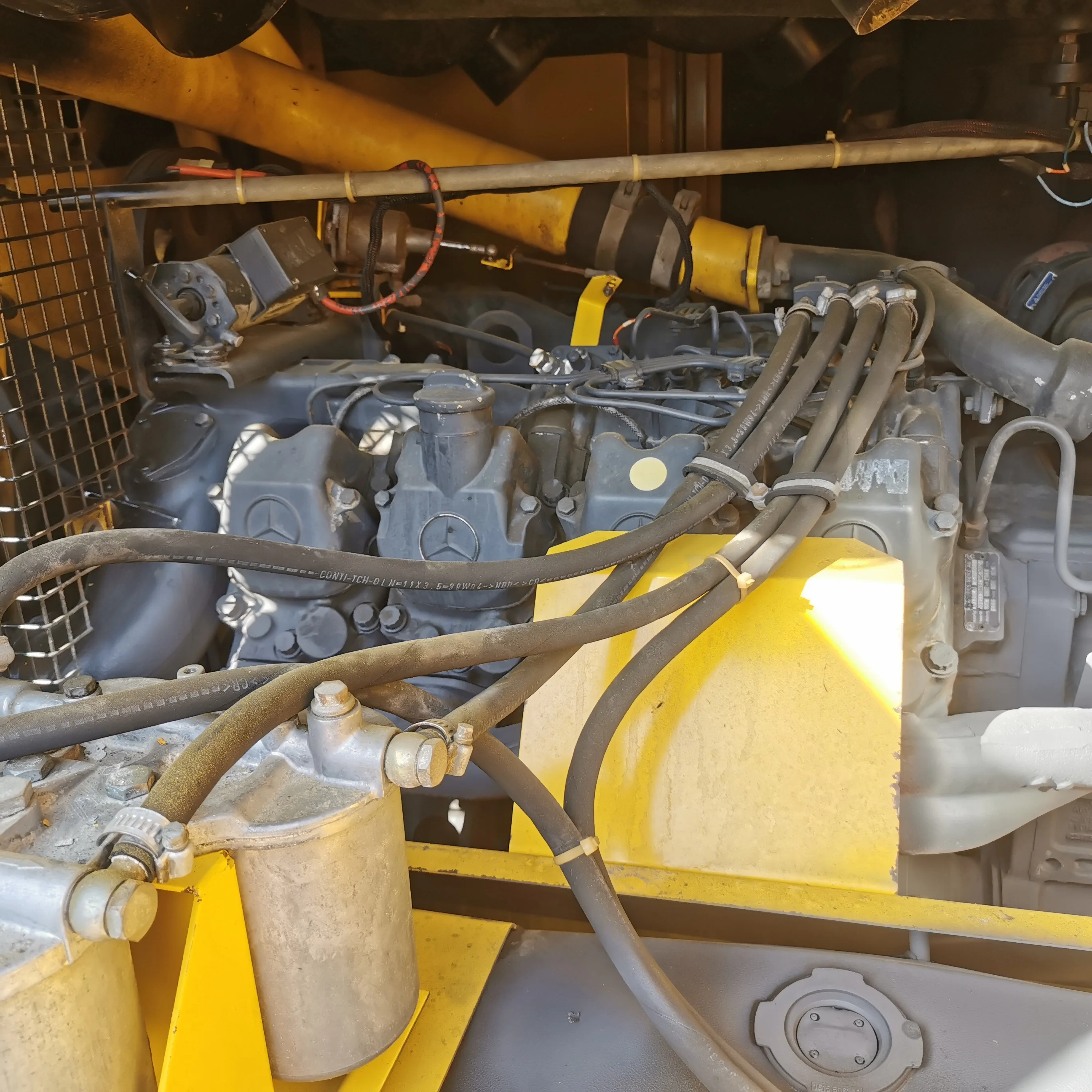 Used Atlas Copco XRVS455 Mercedes Benz Engine Pressure 25bar Machines Powerful Screw diesel Low Price air Compressor