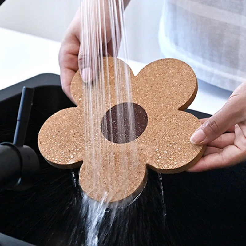 Cute Natural Cork Flower Coasters, Wooden Flowers Insulation Pad  Wall Hanging Dining Table Pad for Coffee Tea Cup