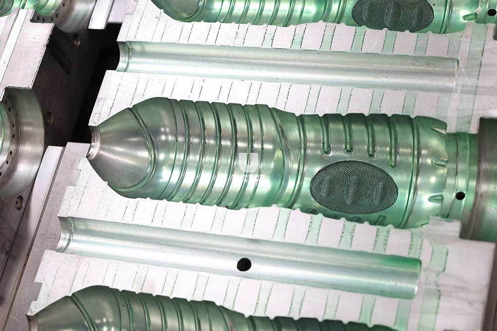 High quality SS P20 Aluminum 330ml 500ml 1L 2L Plastic Water Juice PET Bottle Stretch Blowing Mould