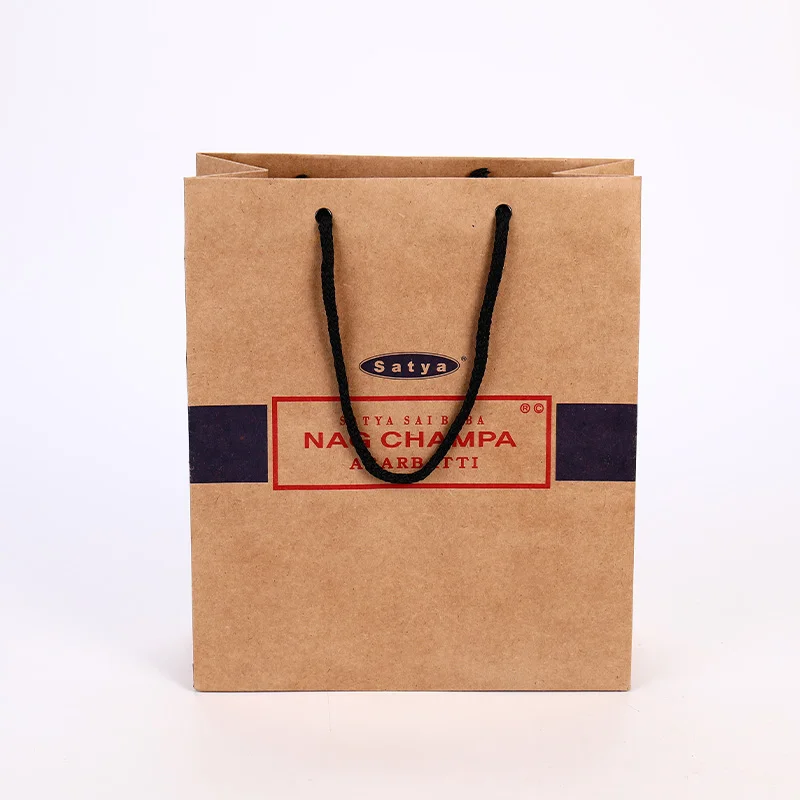 Recyclable kraft paper bag with handle carrying capacity is strong professional can customize gift shopping paper bags