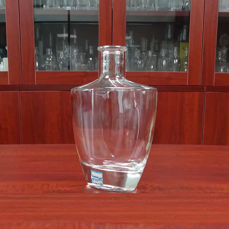 Cheap wholesale clear xo brandy bottle 700 ml with thick bottom