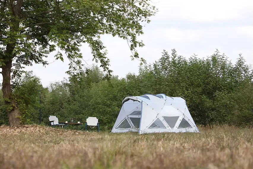 OEM hot Sale folding trips tents waterproof camping tents for rain season cross pole family glamping tent for gathering