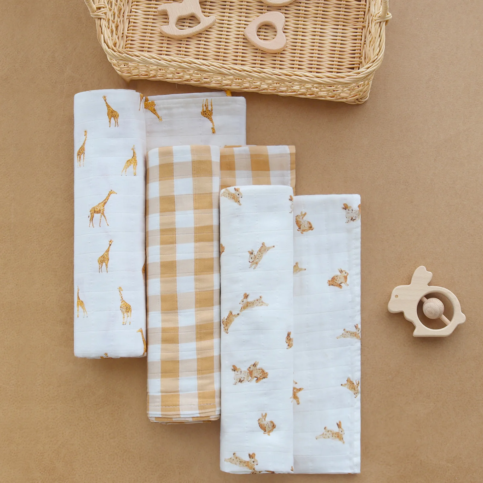 2023 100% GOTS Organic cotton Gingham  Giraffe set Newborn Muslin Wrap baby bed Bunny Muslin Swaddle blanket