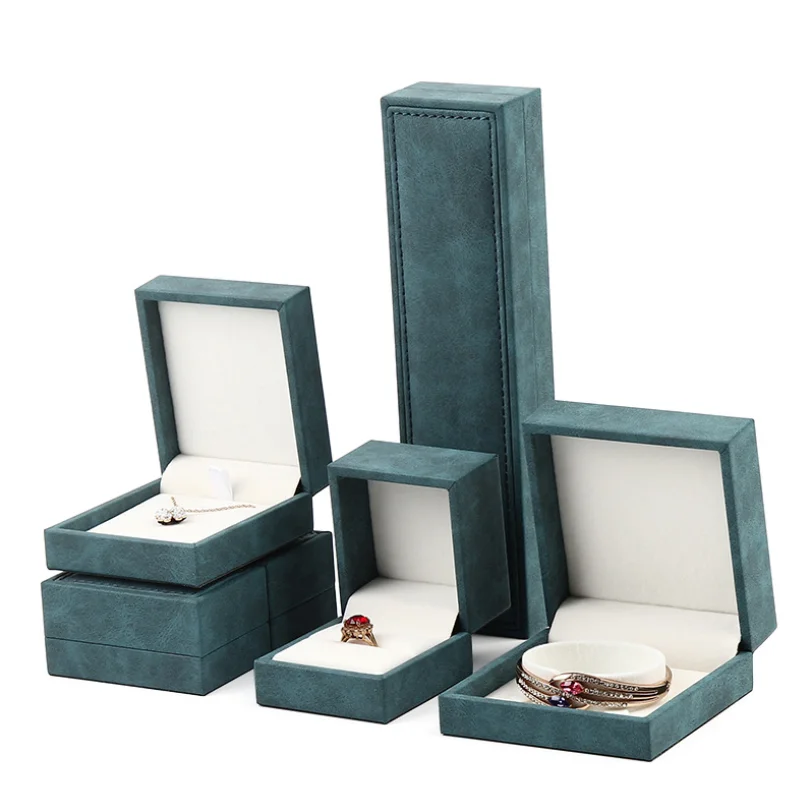 Custom Logo Luxury Flannelette Engagement Ring Necklace Bracelet Gift Jewelry Packaging Box Green Velvet Jewelry Box